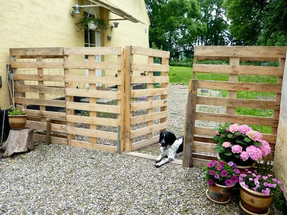cercas feitas com paletes de madeira para o seu jardim 6