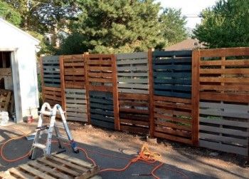 cercas feitas com paletes de madeira para o seu jardim 8