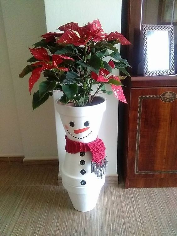 decoracao de natal feita com vasos