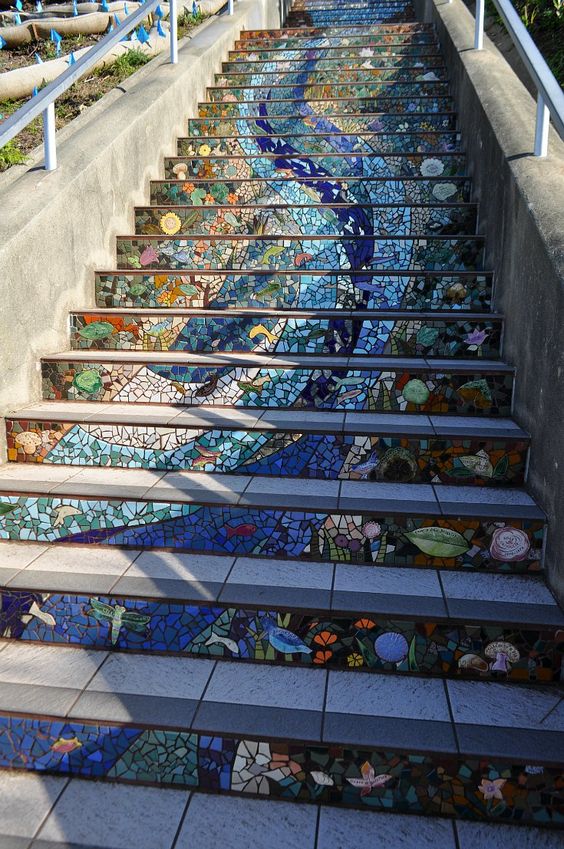 escadas decoradas com mosaicos 2