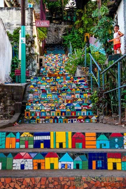 escadas decoradas com mosaicos 5