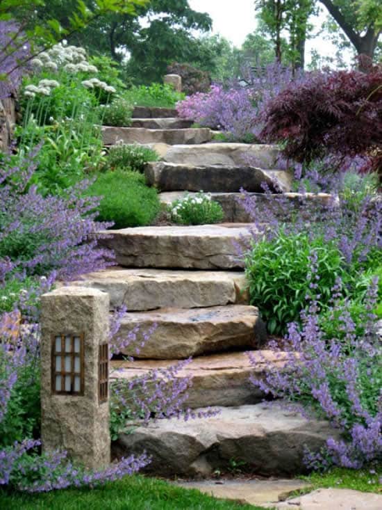 escadas pedras jardim