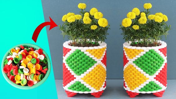 vasos de flores feitos com tampinhas de garrafas pet 4